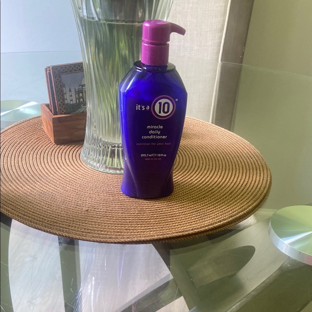 It's a 10 Miracle Daily Conditioner - Purple